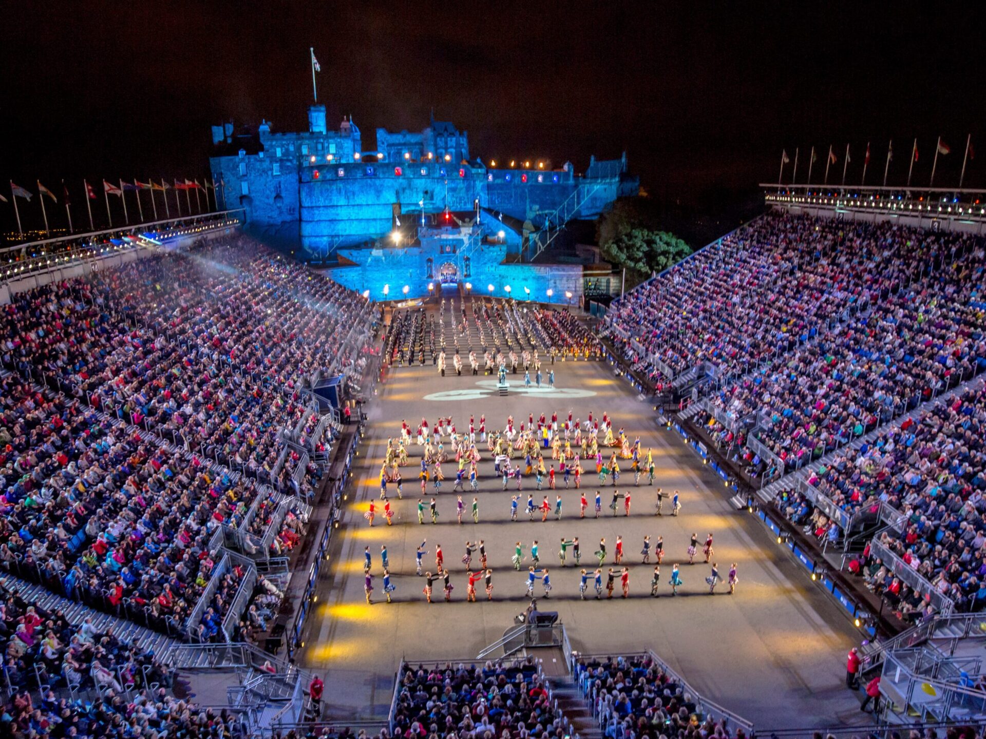 File:U.S. Marine Corps Staff Sgt. Robert Hungerford, center, joins drum  majors from the United Kingdom, Norway, Canada and Australia as they march  out during the finale of the Royal Edinburgh Military Tattoo