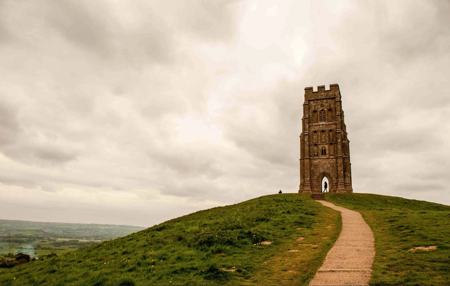 Devon & Cornwall Glastonbury Tor – Rabbies