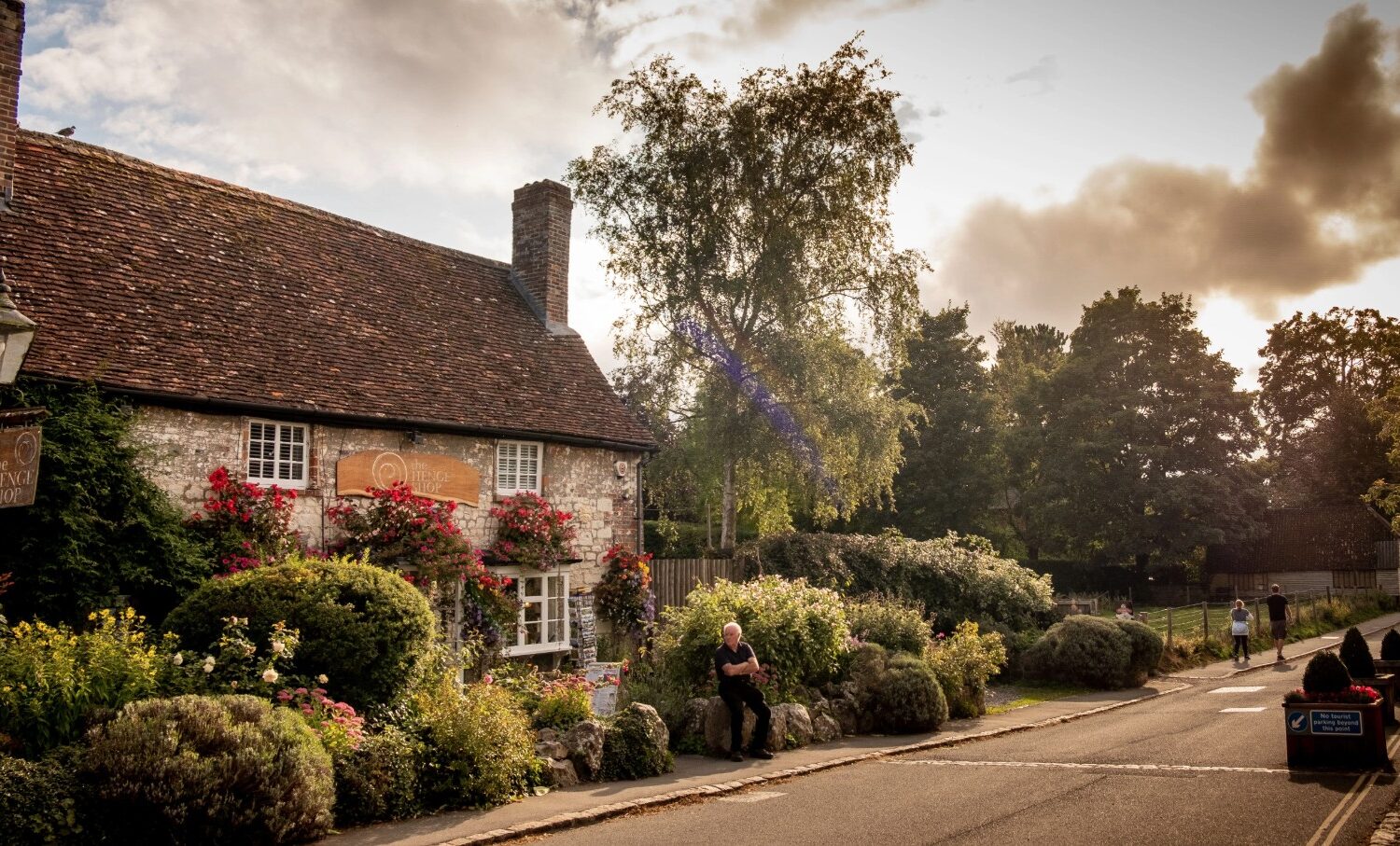 Stonehenge & the Cotswolds Avebury – Rabbies