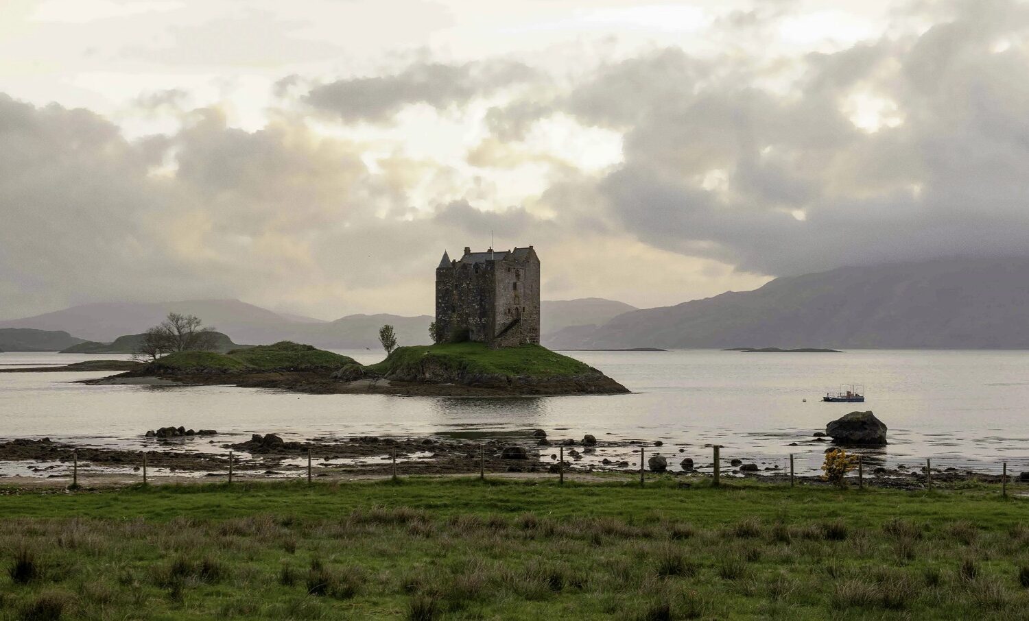 Iona, Mull, Skye & Orkney Castle Stalker – Rabbies
