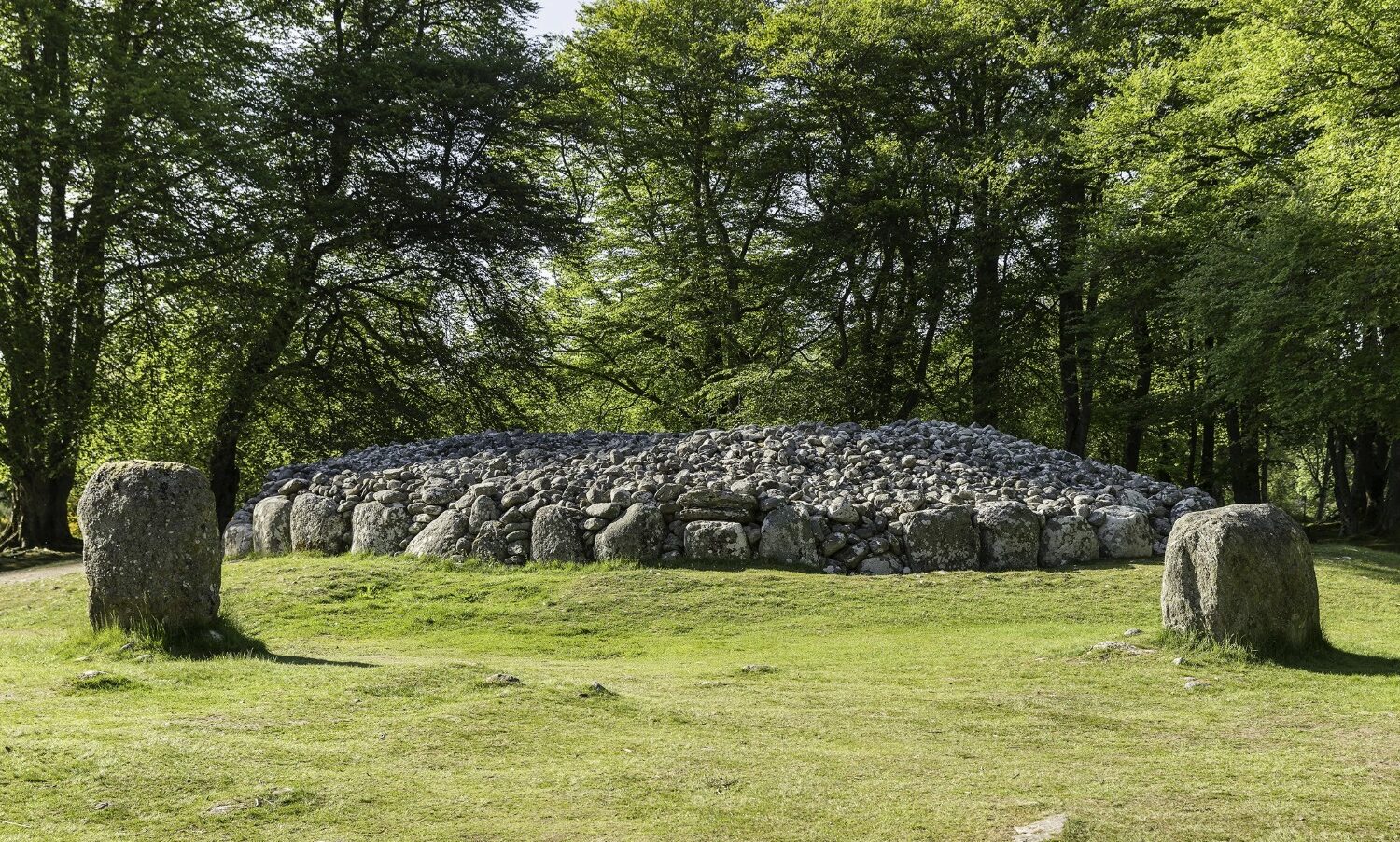 Loch Ness, Inverness & Higlands Clava Cairns – Rabbies