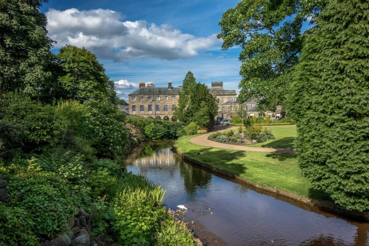 Lee Wood Hotel Lawn – HF